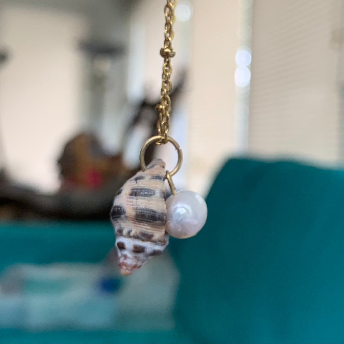 Shell Necklace with Pearl